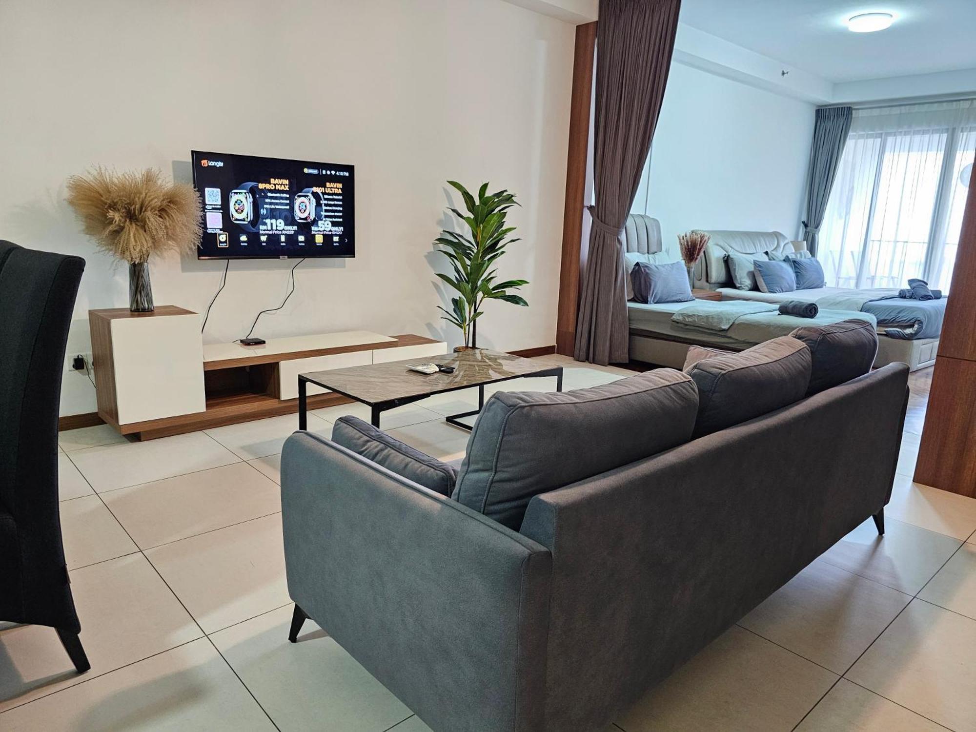 Deluxe Seaview Suite Twin Bed By The Only Bnb Tanjung Tokong Экстерьер фото
